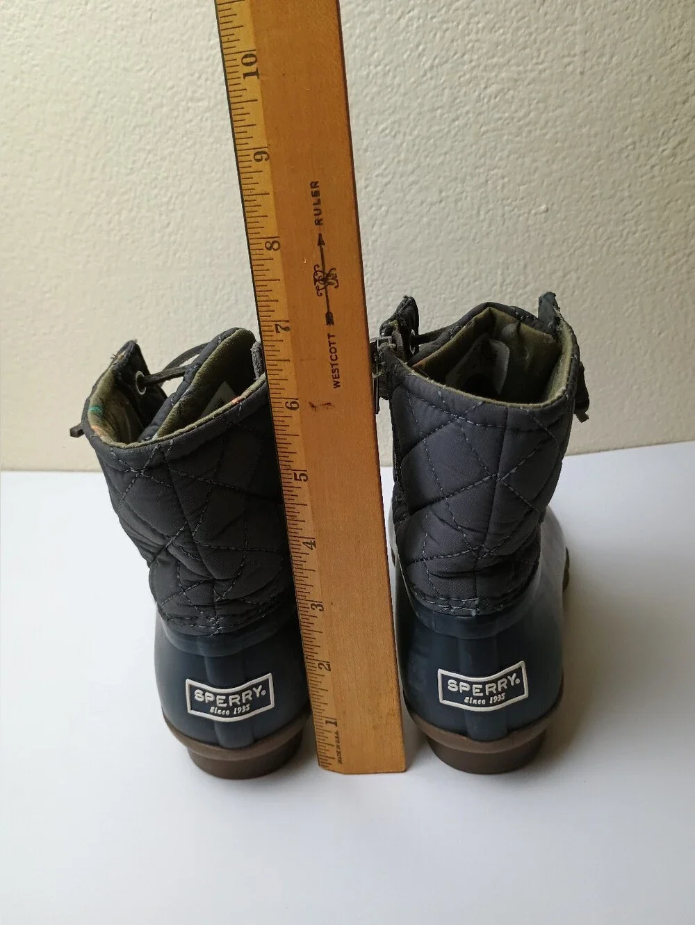 Sperry  Top-Sider Size 5 Navy and Gray Saltwater Quilted Duck Boots - Waterproof